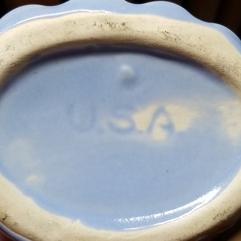 Vintage Shawnee Pottery Southern Belle Planter - Picture 7 of 7